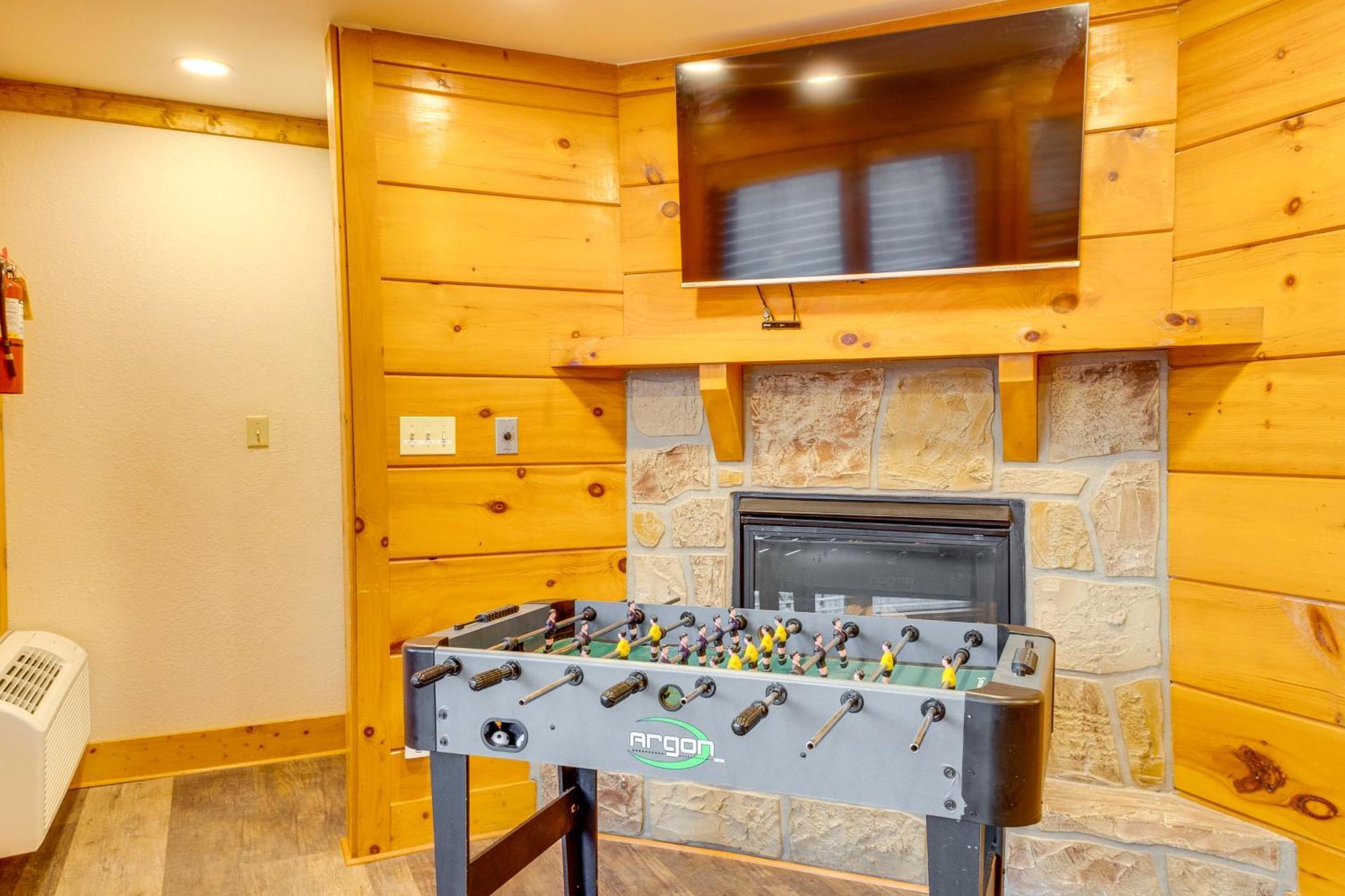 Pigeon Forge Resort Studio Cabin On Dollywood Ln! Exterior photo