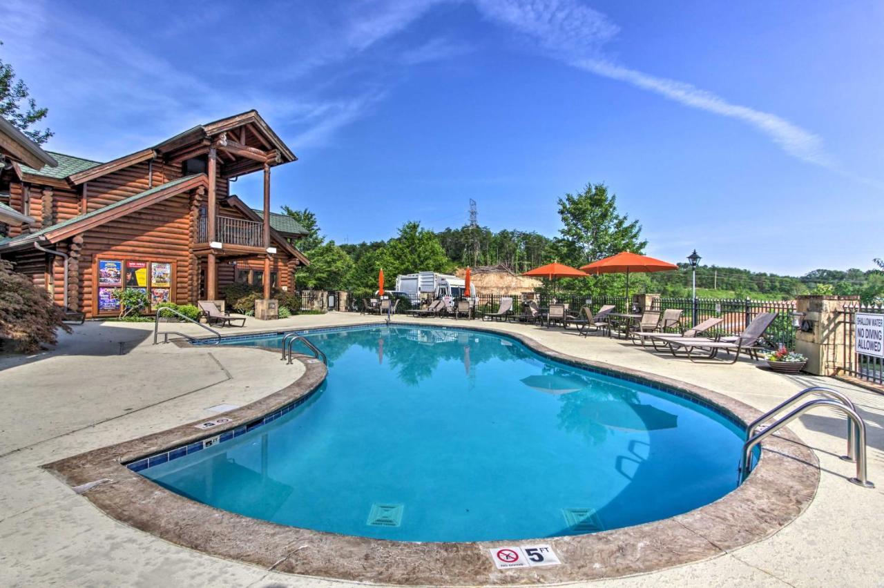 Pigeon Forge Resort Studio Cabin On Dollywood Ln! Exterior photo